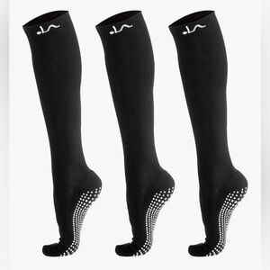 LA Active New (nwot) 3 Pair Compression Socks with non-slip grip women/men Large